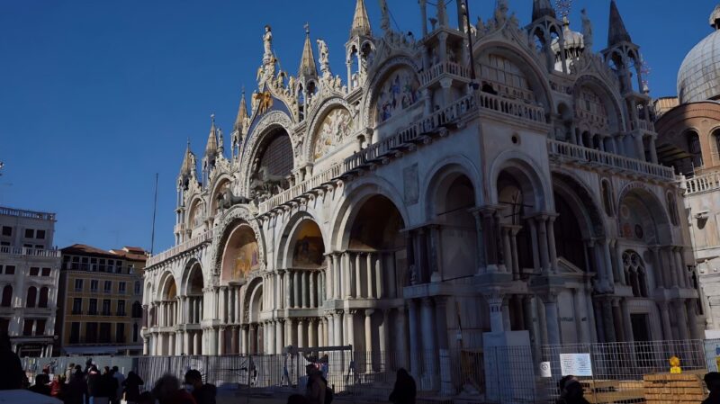 Dove Basilica San Marco